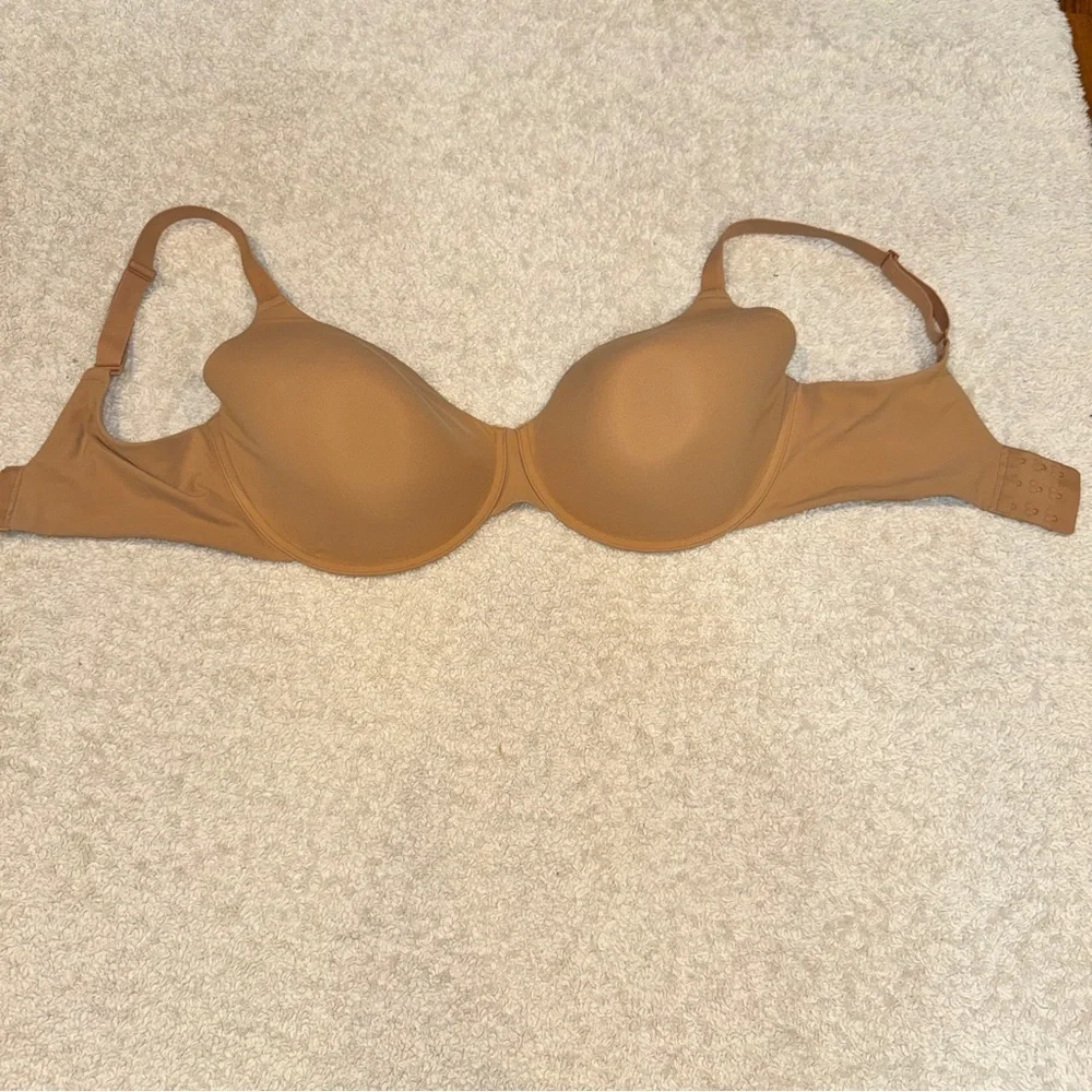 SKIMS Light Brown Seamless T-Shirt Bra 38DDDD